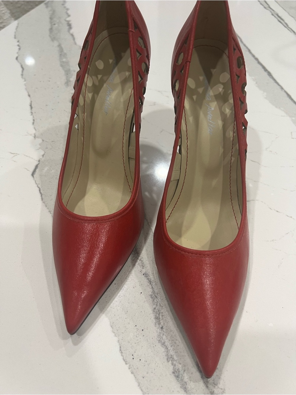 Red Pointed-Toe Women’s Pumps